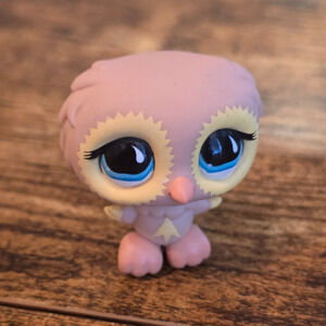 Hasbro Littlest Pet Shop Owl 674 from the 2007 "Pet Trainin' Park" set
